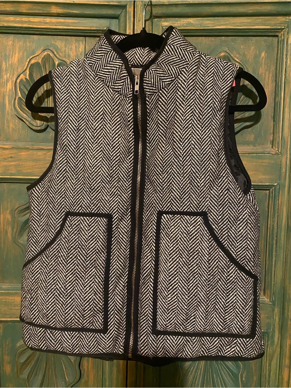Feng Yi Shang Black & White Herringbone Zip-Front Vest
